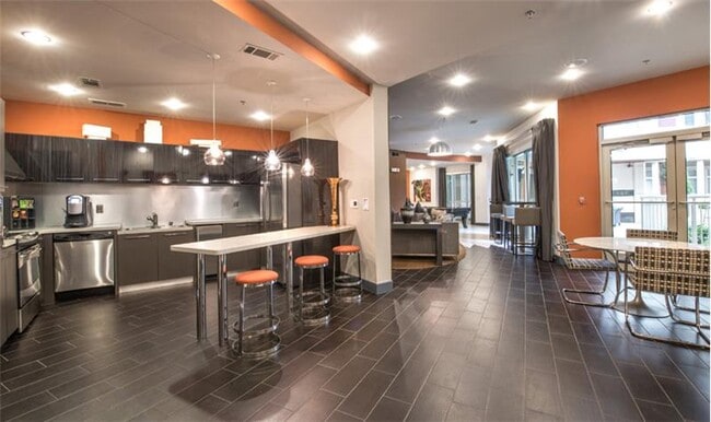 Photo - 2612 Ross Ave Apartment