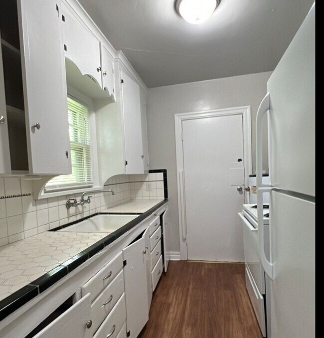 Foto del edificio - Bethany 1 bedroom 1 bath, new lower price!