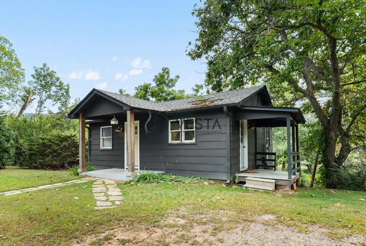 Foto principal - 435 Reems Creek Rd