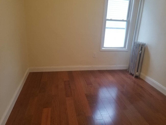 Foto del edificio - 1050 E 38th St