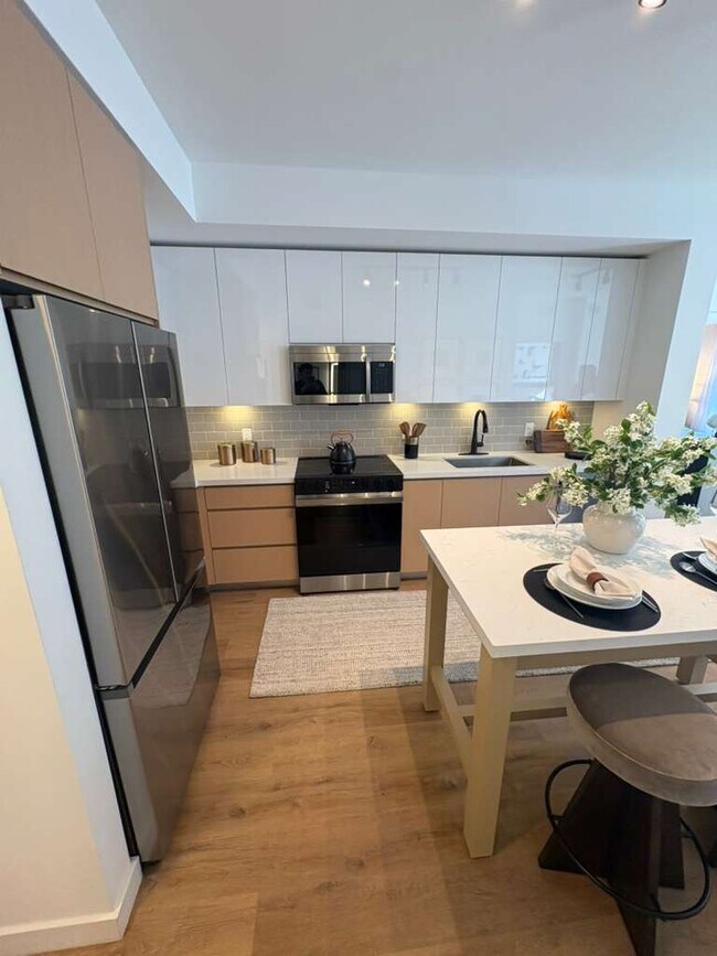 Foto del edificio - 1642 NE 124th Ln