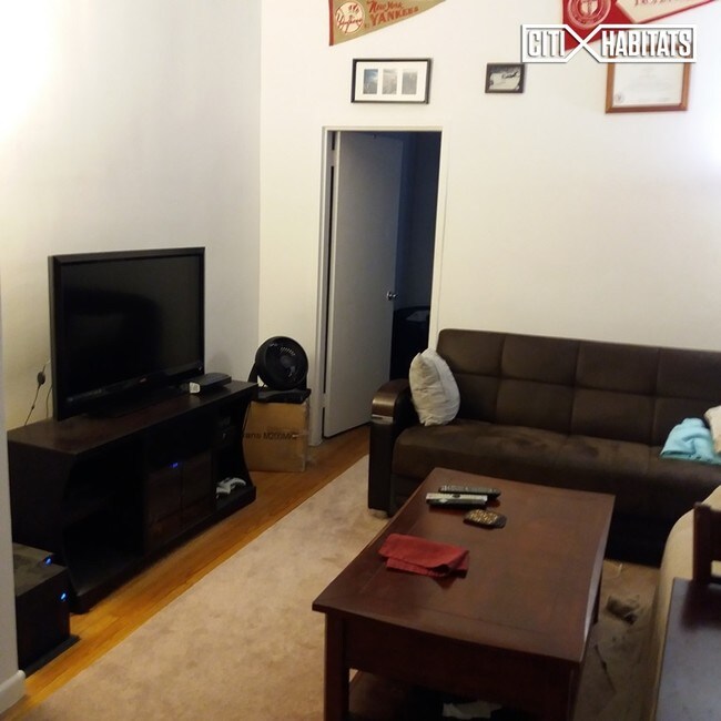 Foto del edificio - 529 E 88th St