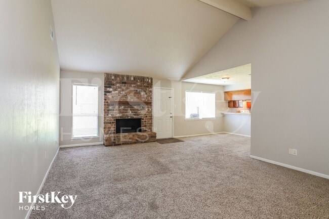 Foto del edificio - 13285 Lake Breeze Ln