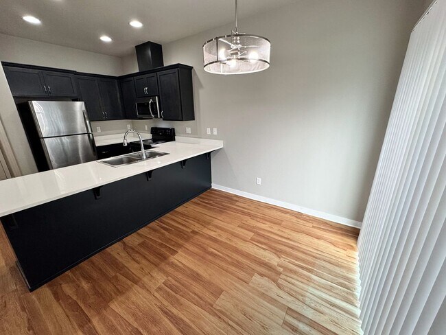 Foto del edificio - 3625-3627 Phantom Way
