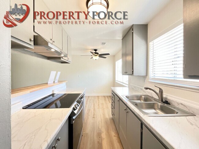 Building Photo - 5635 Playa Del Rey Ct