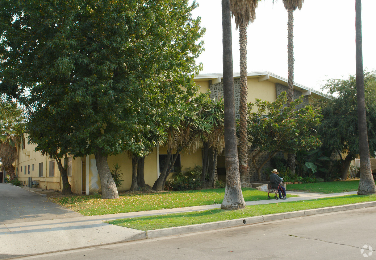 Primary Photo - Gardena Apartments