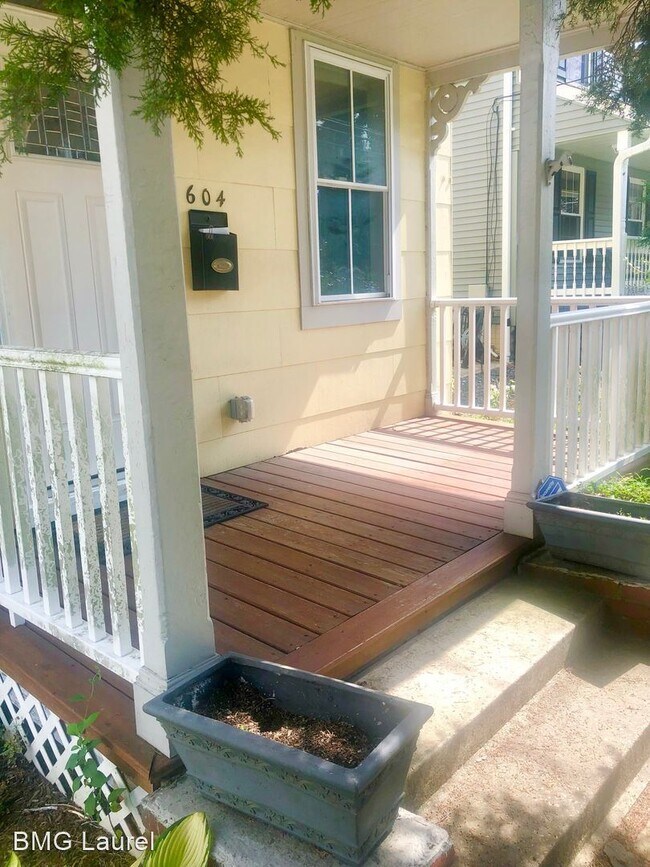 Foto del edificio - 2 br, 1 bath House - 604 4th St