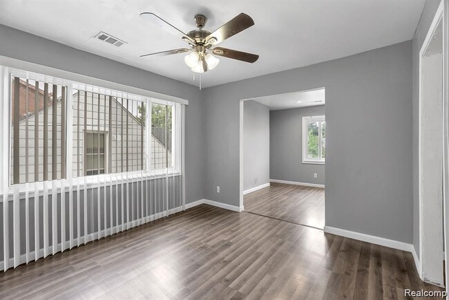 Foto del edificio - 15852 Washburn St