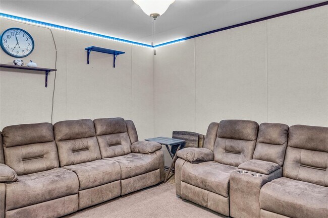 Building Photo - 16311 Crockett Martin Ests Dr