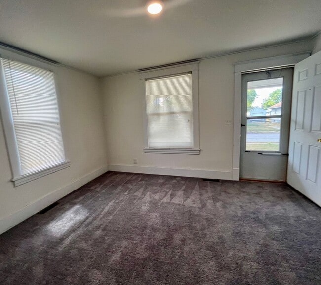 Photo - 725 Rice St Apartment