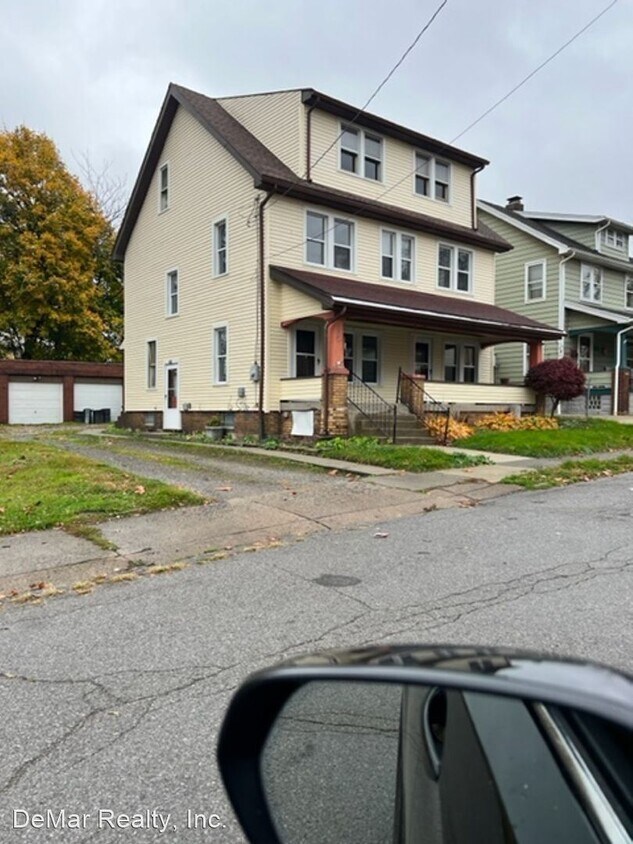 359 Elberen St, Youngstown, OH 44509 House Rental in Youngstown, OH