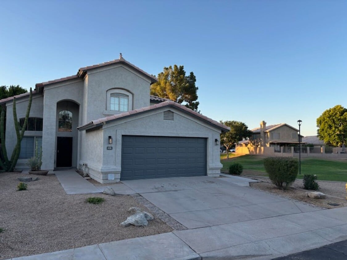 Primary Photo - 4 bedroom home in Tempe