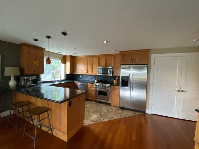 Kitchen - 1717A 27th Ave