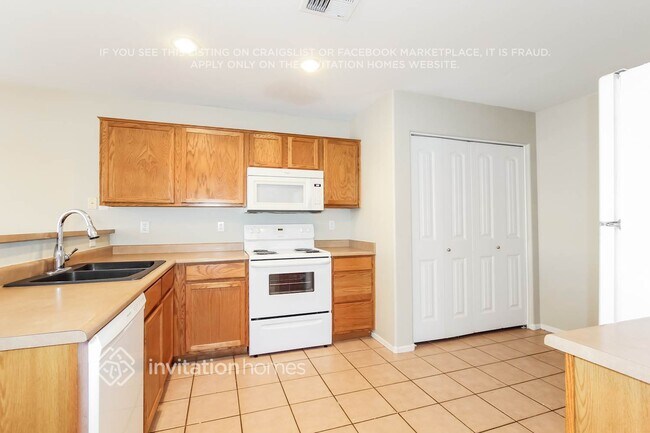 Foto del edificio - 4028 W Lone Cactus Dr