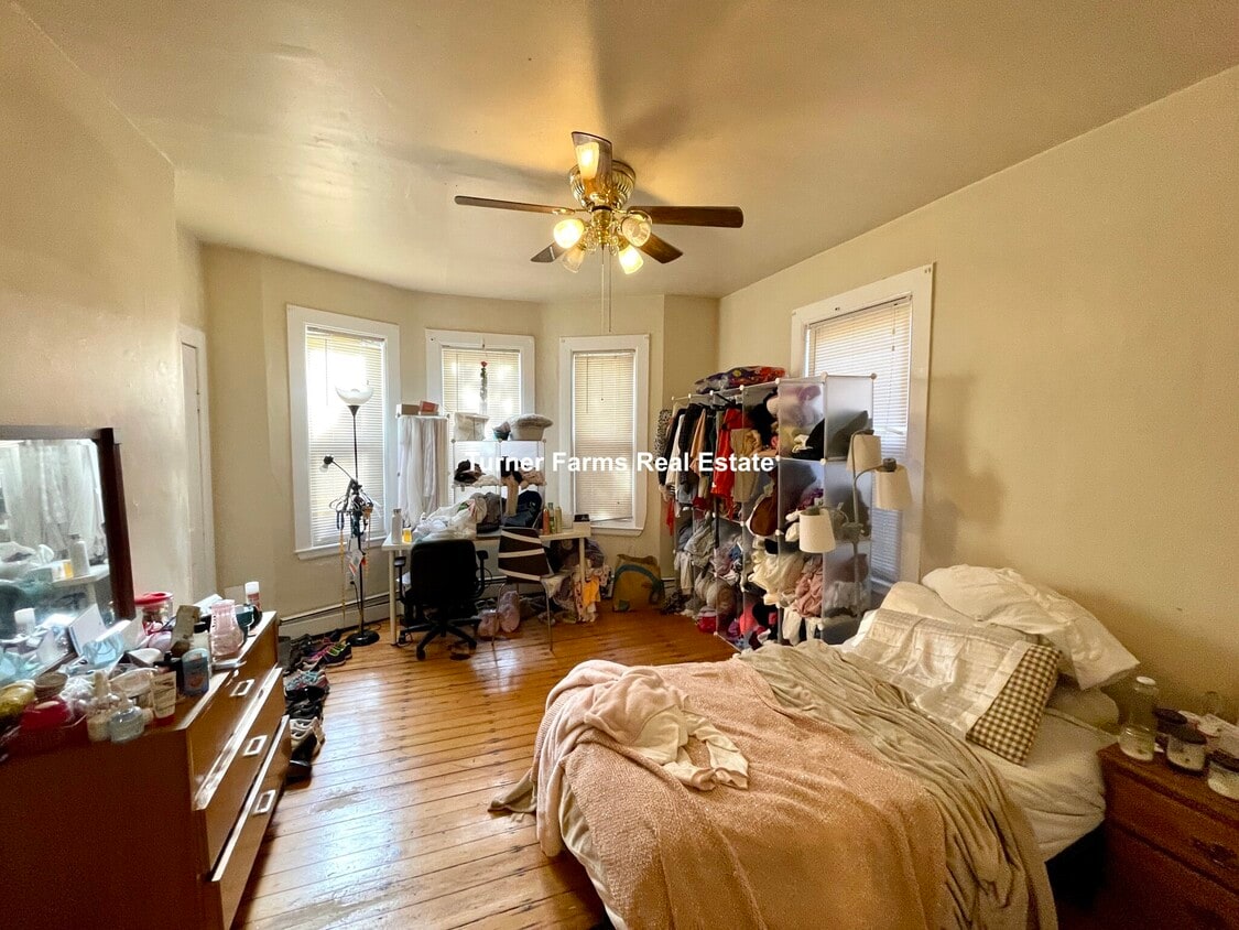 Foto principal - 19 Sachem St