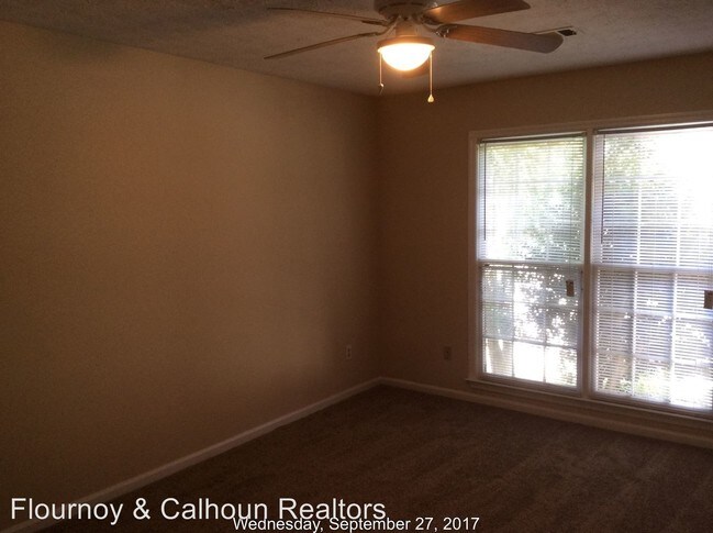 Foto del edificio - 301 Leary Ave