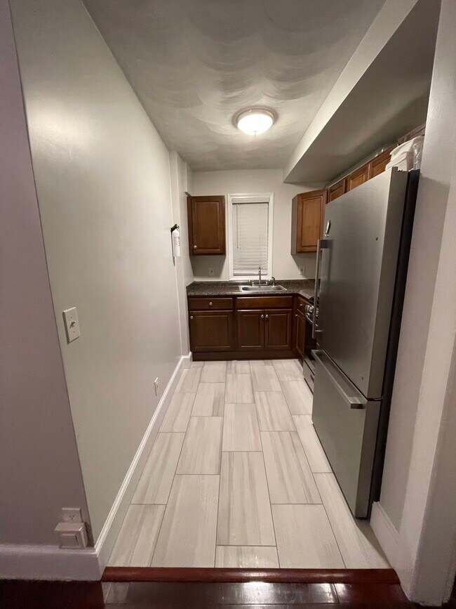 Kitchen - 949 Mineral Spring Ave