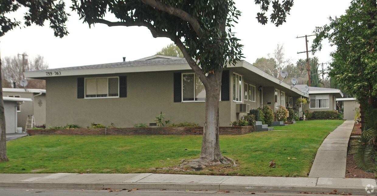 Building Photo - 755 Baylor Ave