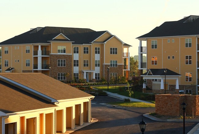 Foto del edificio - The Apartments at Goose Creek
