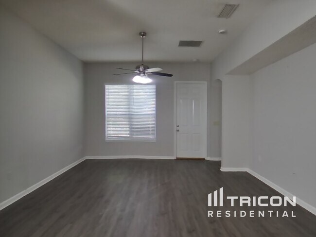 Foto del edificio - 2877 Centerwood Dr N
