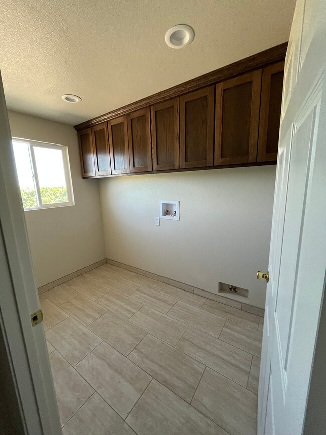 Building Photo - 26512 Avenue 8