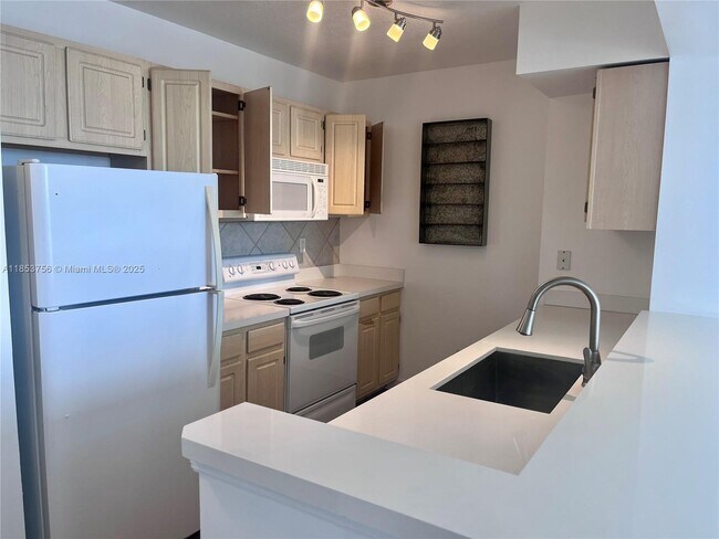 Foto del edificio - 2665 SW 37th Ave