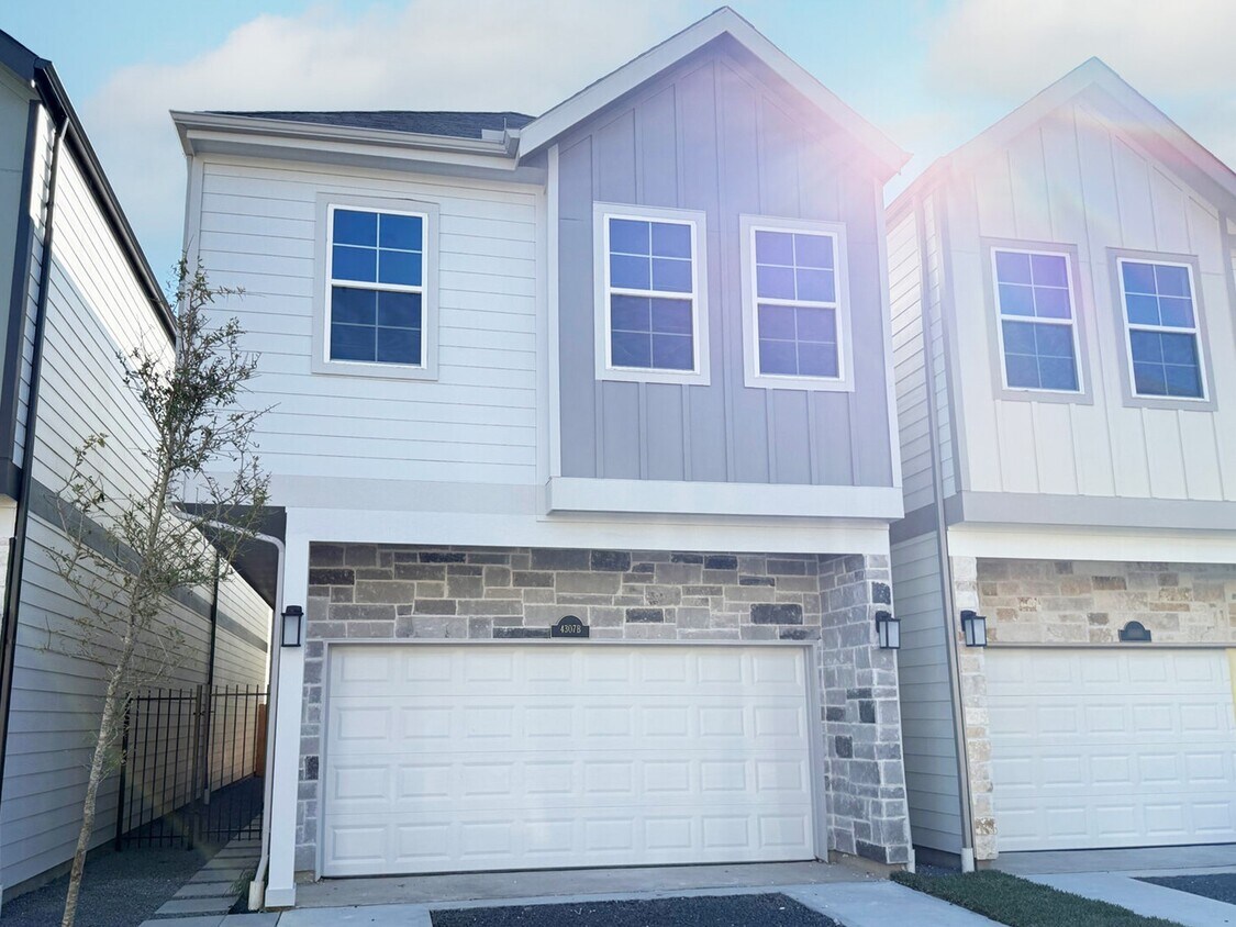 Foto principal - 4307 Dickson St