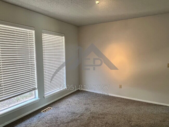 Building Photo - 10832 Admiral Dr