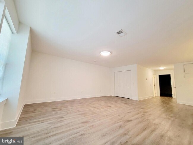 Foto del edificio - 123 Creek Rd