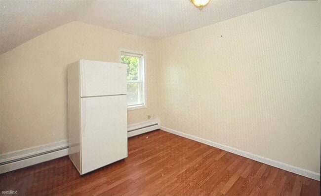 Building Photo - 1 br, 1 bath Duplex - 234 Beckwith Street 2