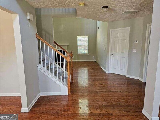 Foto del edificio - 645 Roxford Ln NE