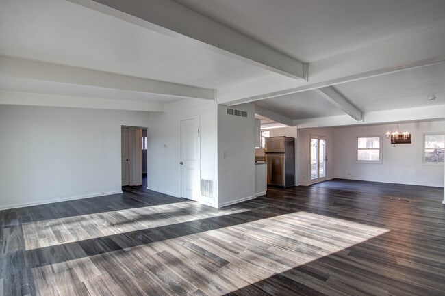 Building Photo - 403 Whitehall Dr