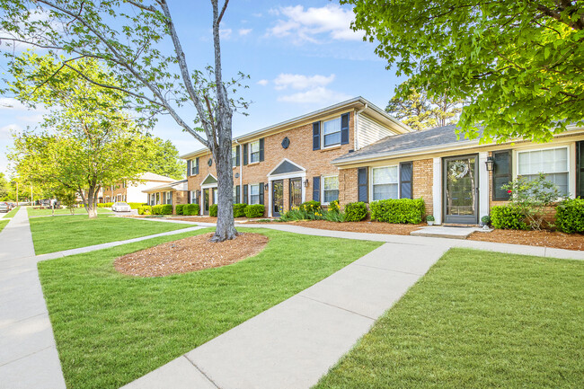 Foto del edificio - Sage Pointe Apartments and Townhomes