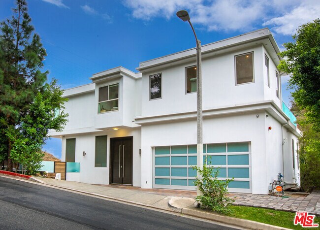 Foto del edificio - 6696 Lakeridge Rd