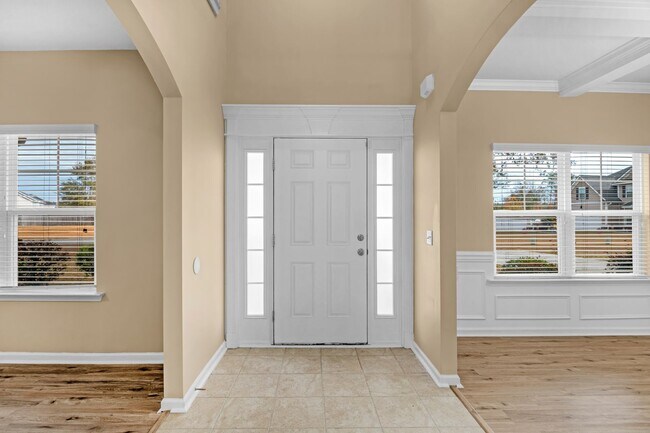 Foto del edificio - 5 Bedroom, 4 Bath Home Located Minutes Fro...