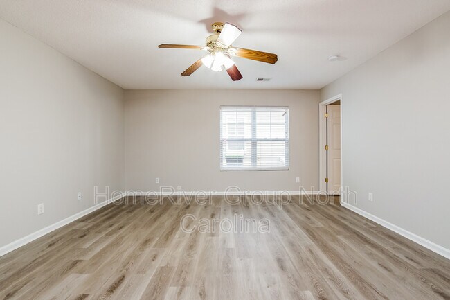 Foto del edificio - 190 Brookhaven Dr