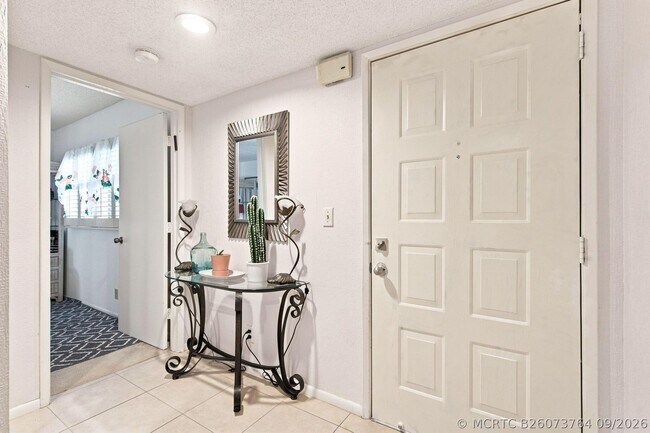 Foto del edificio - 7290 Kinghurst Dr