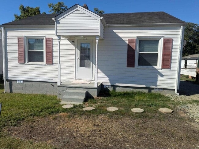 Building Photo - 1711 E Webb Ave