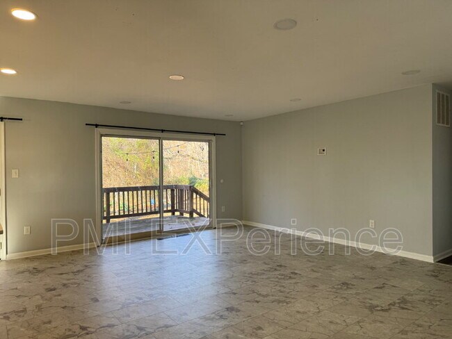 Foto del edificio - 13417 Queens Ln