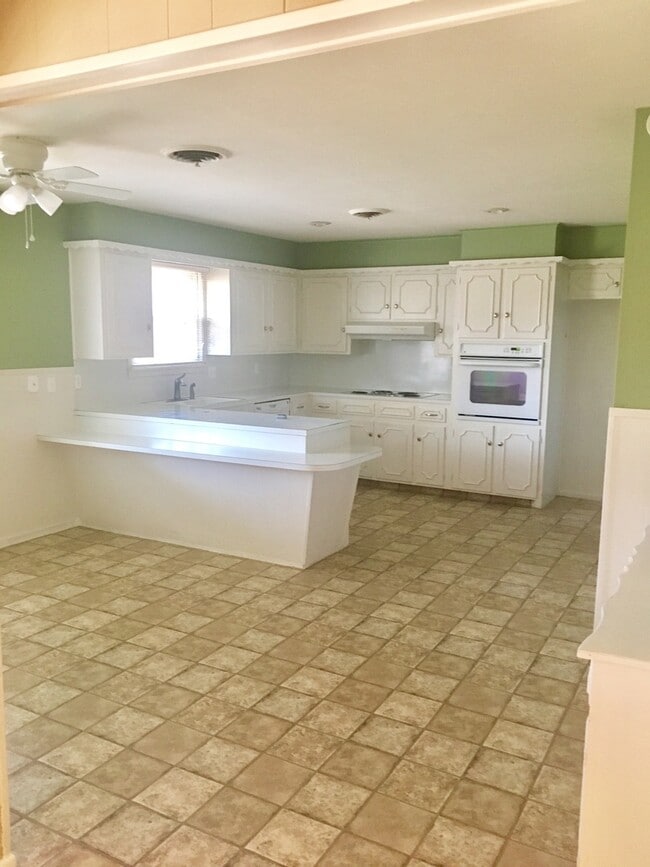 Building Photo - Wonderful House