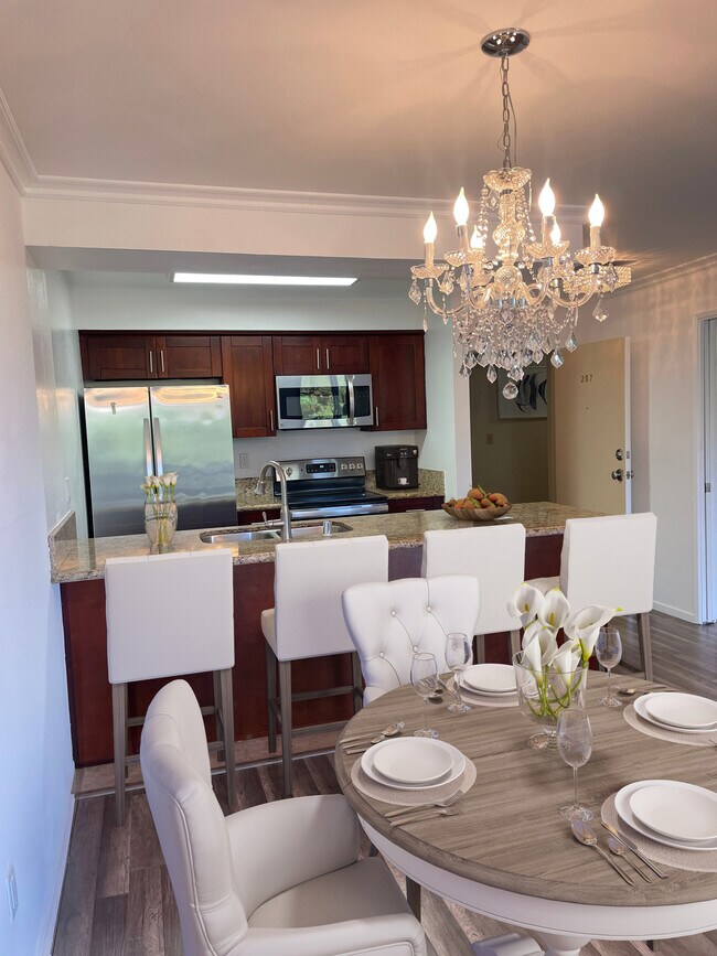 Foto del edificio - 28121 Highridge Rd