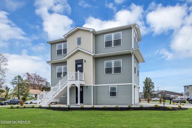 Building Photo - 58 Cove Rd