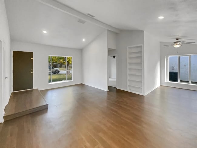 Foto del edificio - 1746 Whiteoak Dr