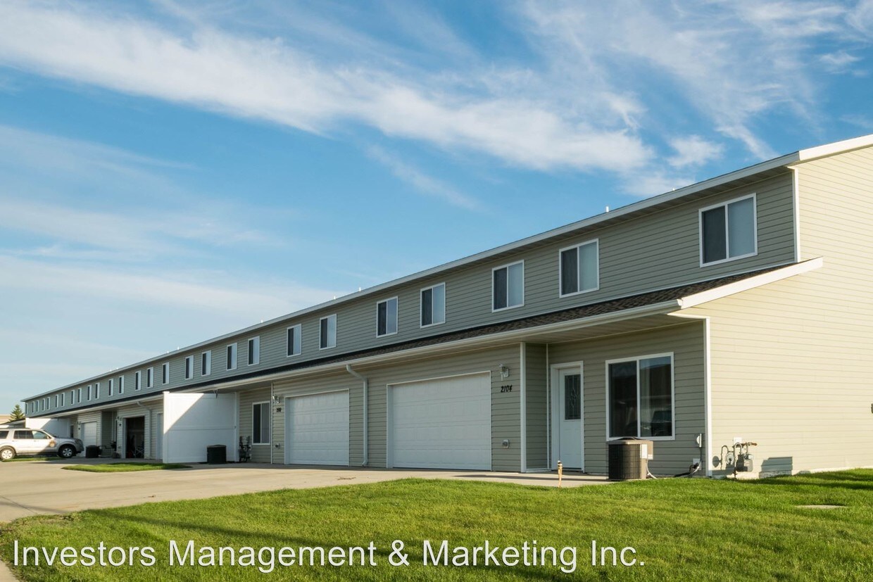 Landmark Circle Townhomes for Rent Minot, ND