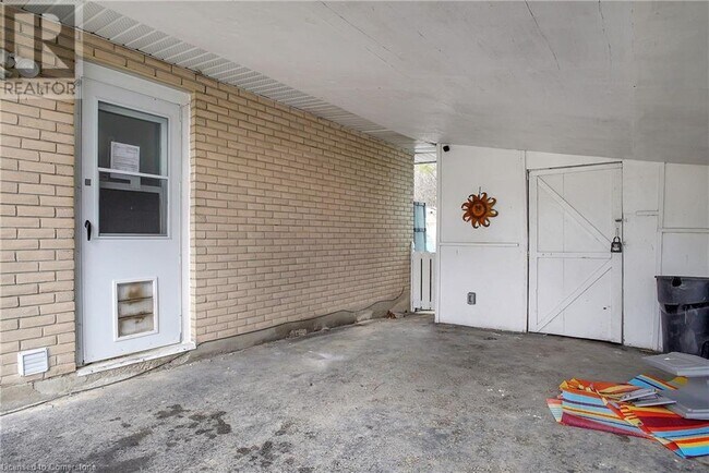 Building Photo - 146 Appalachian Crescent