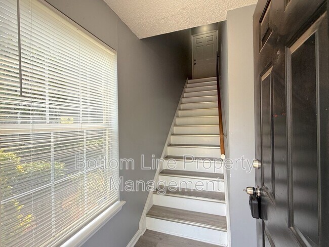 Foto del edificio - 5206 Amity Springs Dr