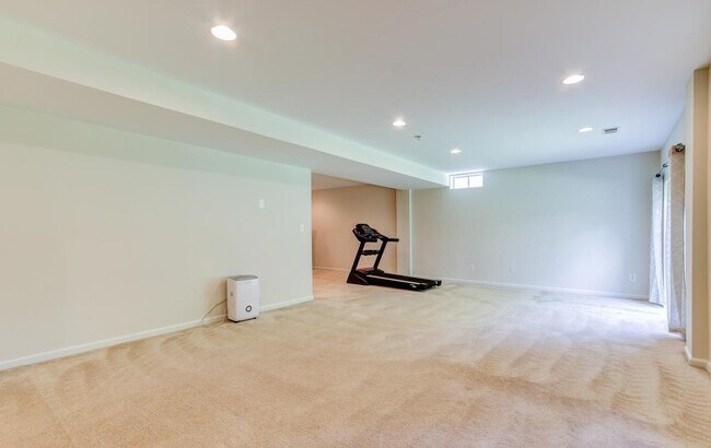 Building Photo - 12736 Crossman Creek Way