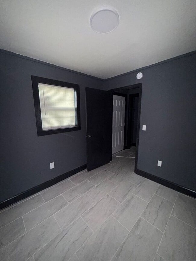 Building Photo - 804 National St