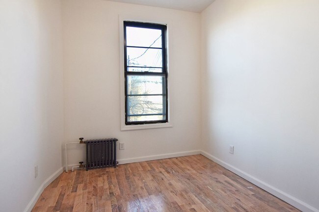 Building Photo - 1874 Harman St