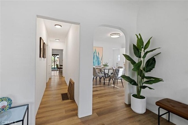 Foto del edificio - 2255 Loma Vista St